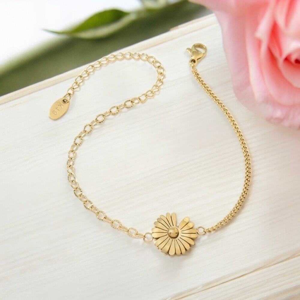 NEW 18K yellow gold plated daisy flower chain bracelet jewelry B29A